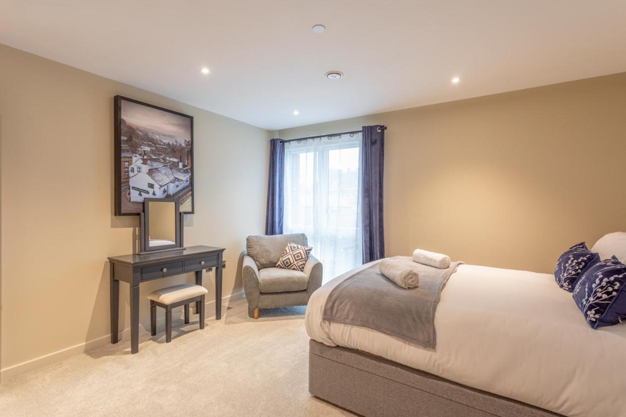 Luxury 2 Bedroom Apartment With Free Parking In The Heart Of Йорк Екстер'єр фото