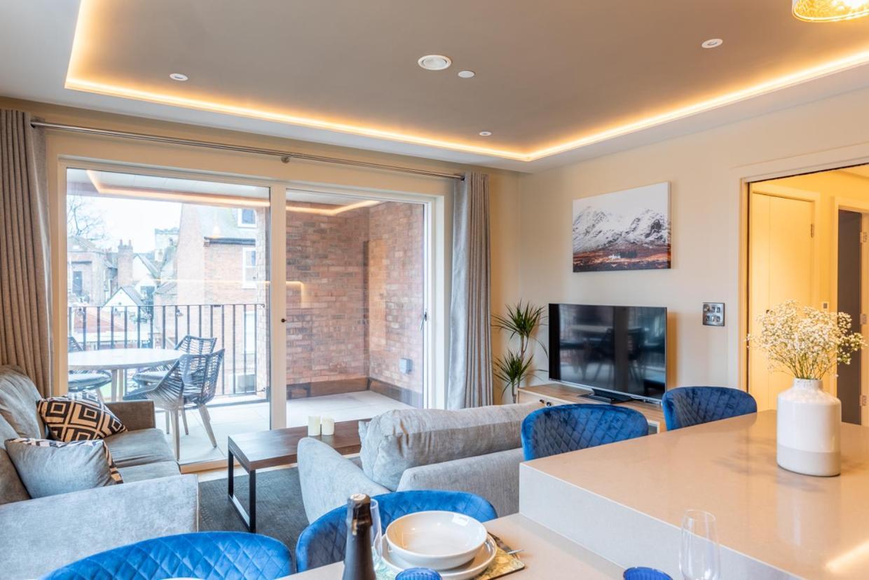 Luxury 2 Bedroom Apartment With Free Parking In The Heart Of Йорк Екстер'єр фото