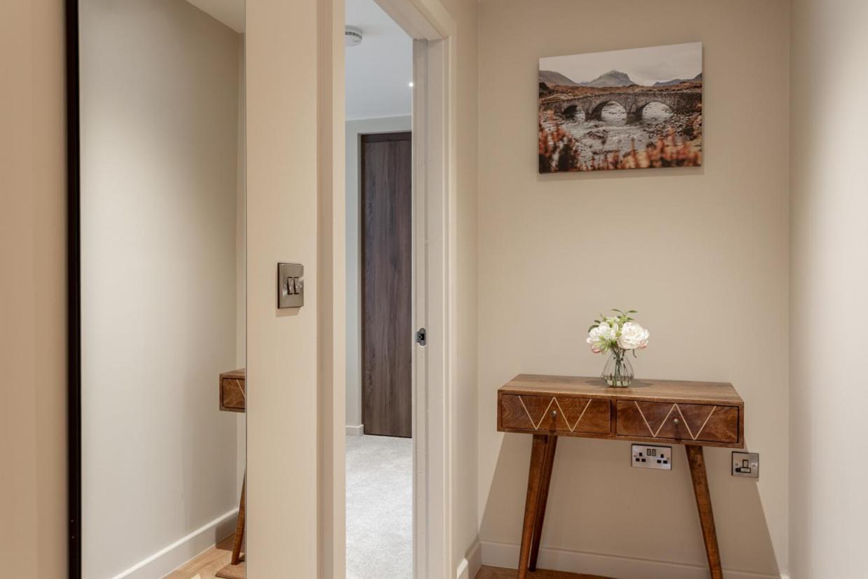 Luxury 2 Bedroom Apartment With Free Parking In The Heart Of Йорк Екстер'єр фото